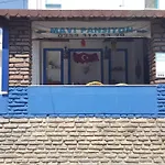 Goekmavi 3*