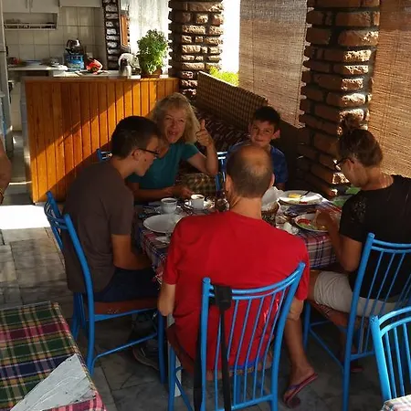 Goekmavi Guest house